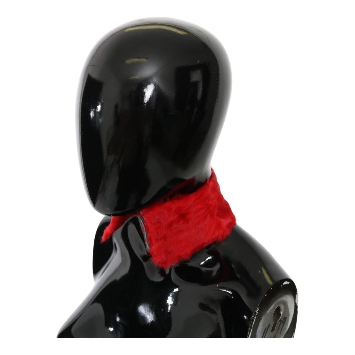 وشاح أنيق من جلد الحمل باللون الأحمر من دولتشي آند غابانا