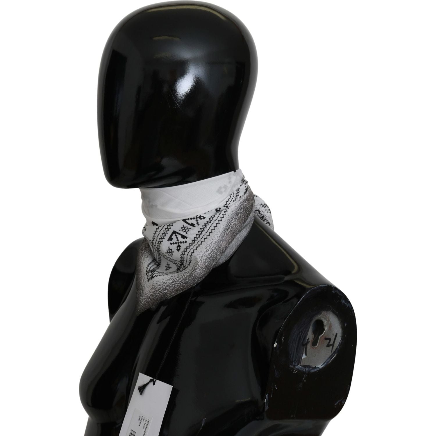 وشاح رجالي من القطن الأبيض الأنيق من كوستيوم ناشيونال