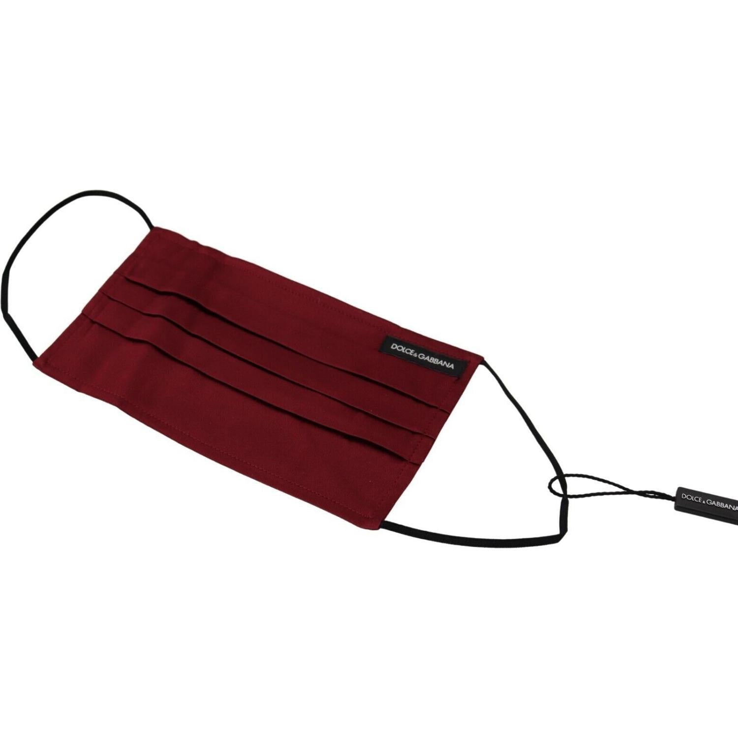 قناع الوجه الأنيق المصنوع من الحرير باللون العنابي من دولتشي آند غابانا