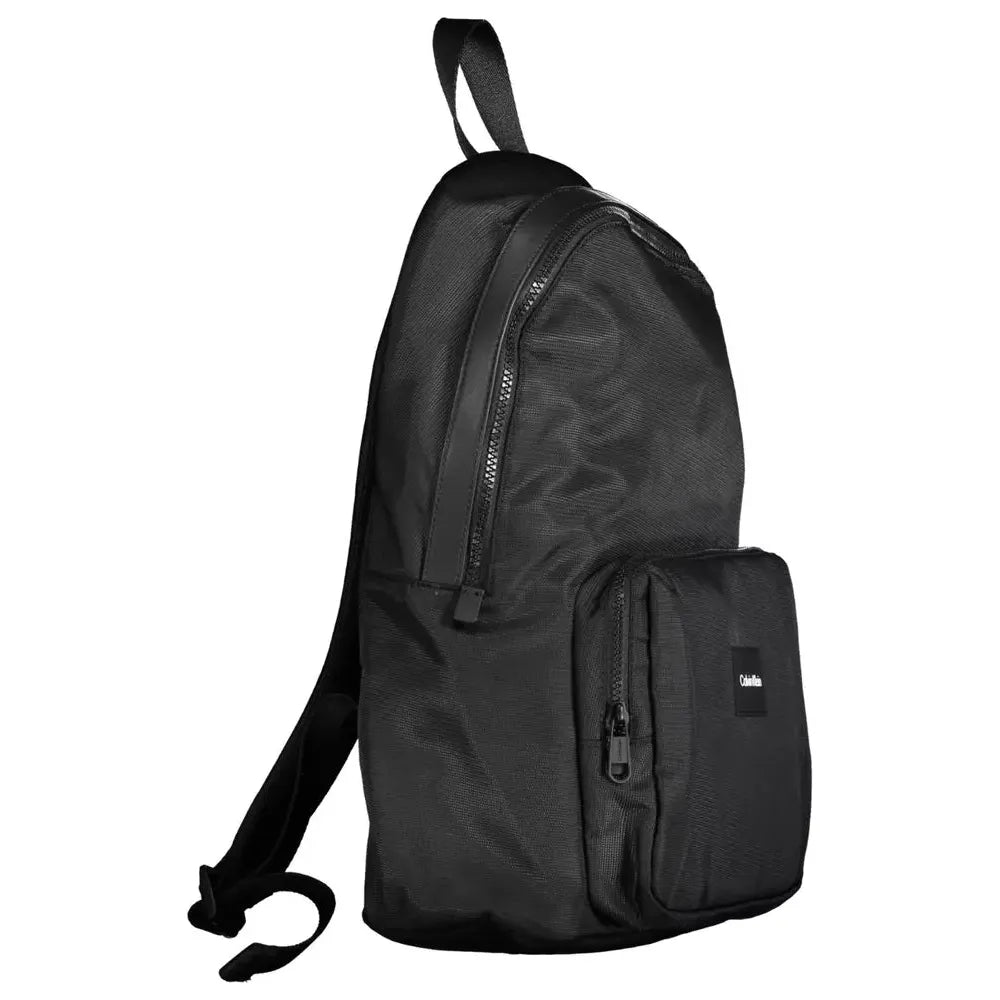 Front view with bag zipped and handles upright.