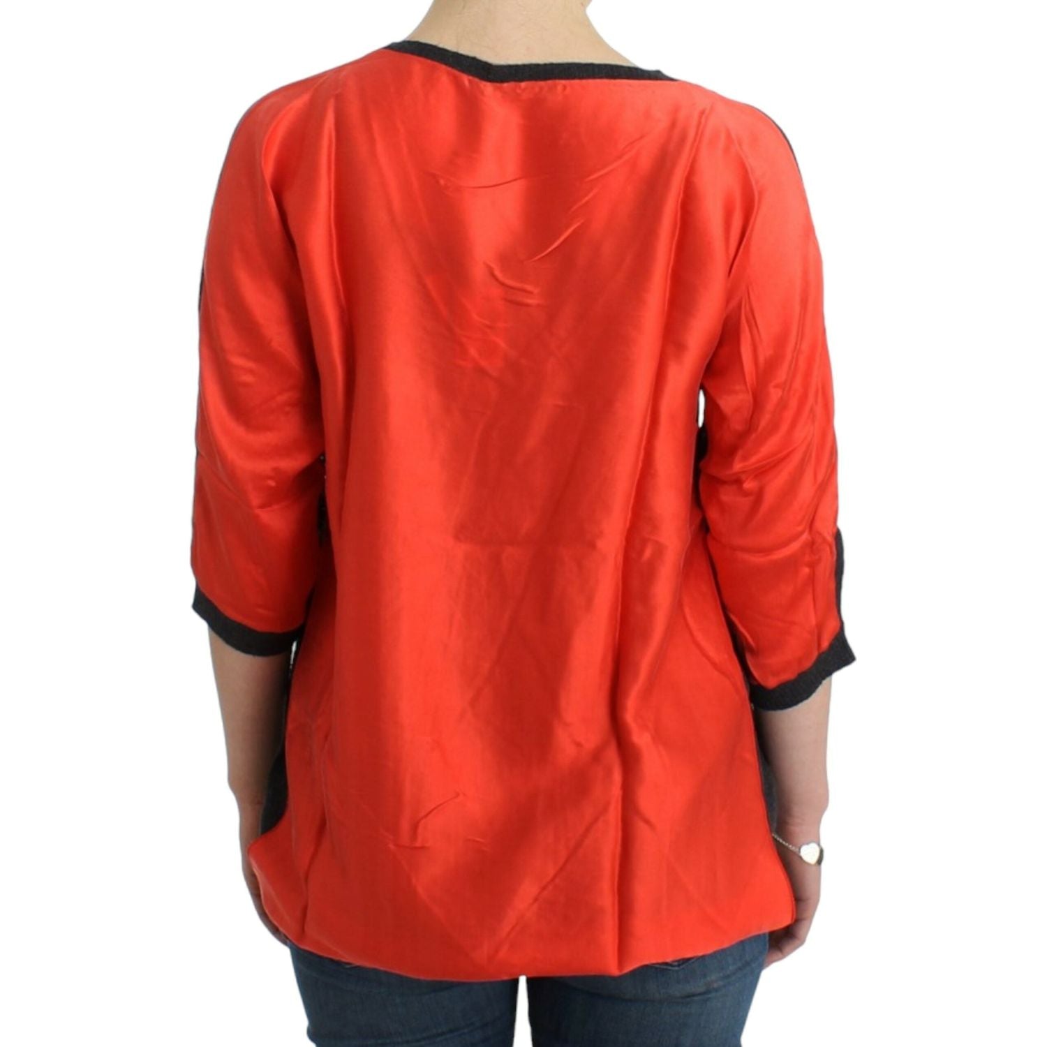 سترة قصيرة الأكمام من مزيج الألبكة بفتحة رقبة على شكل حرف V من Costume National Chic