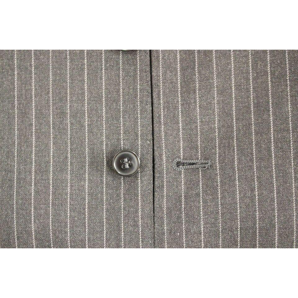 فستان دولتشي آند غابانا الأنيق المصنوع من الصوف المخطط باللون الرمادي