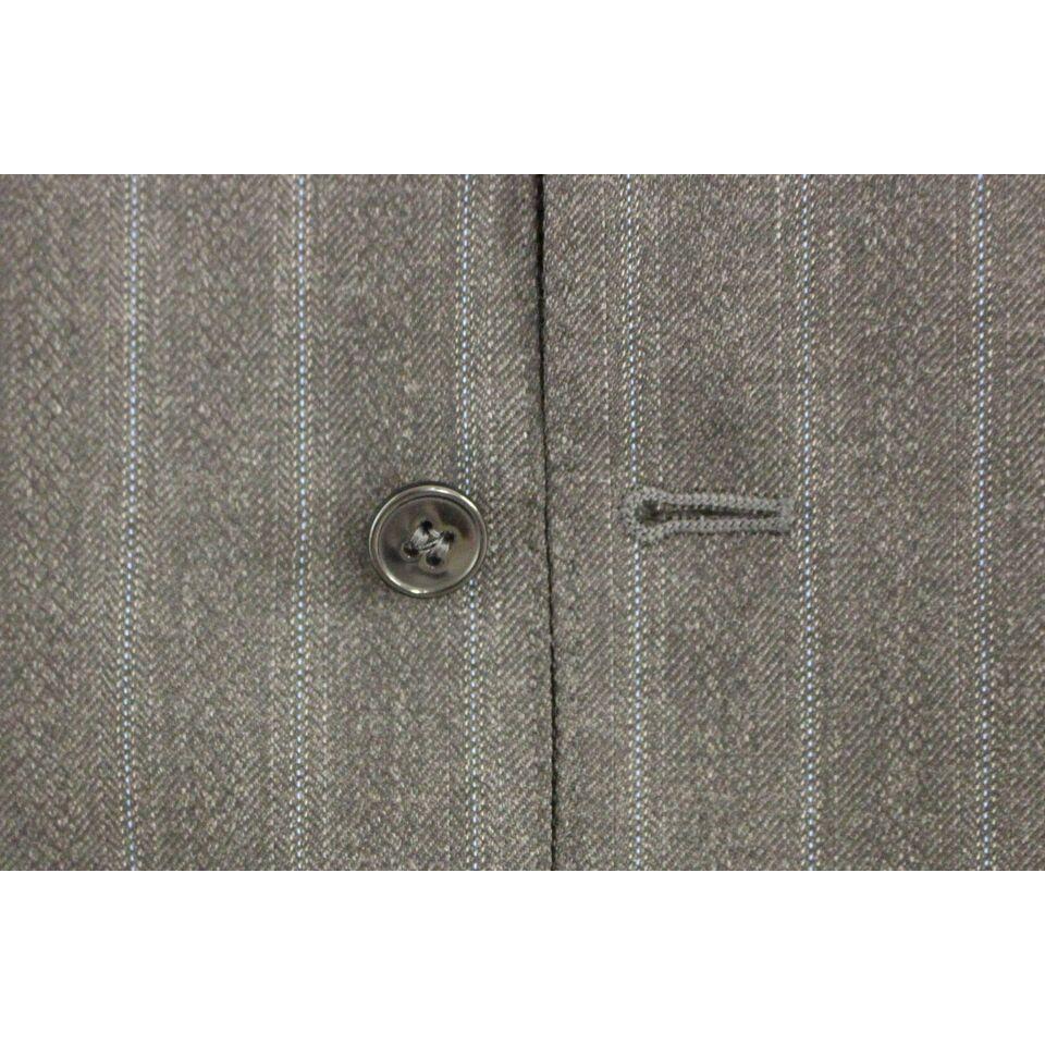 فستان رمادي مخطط أنيق من دولتشي آند غابانا