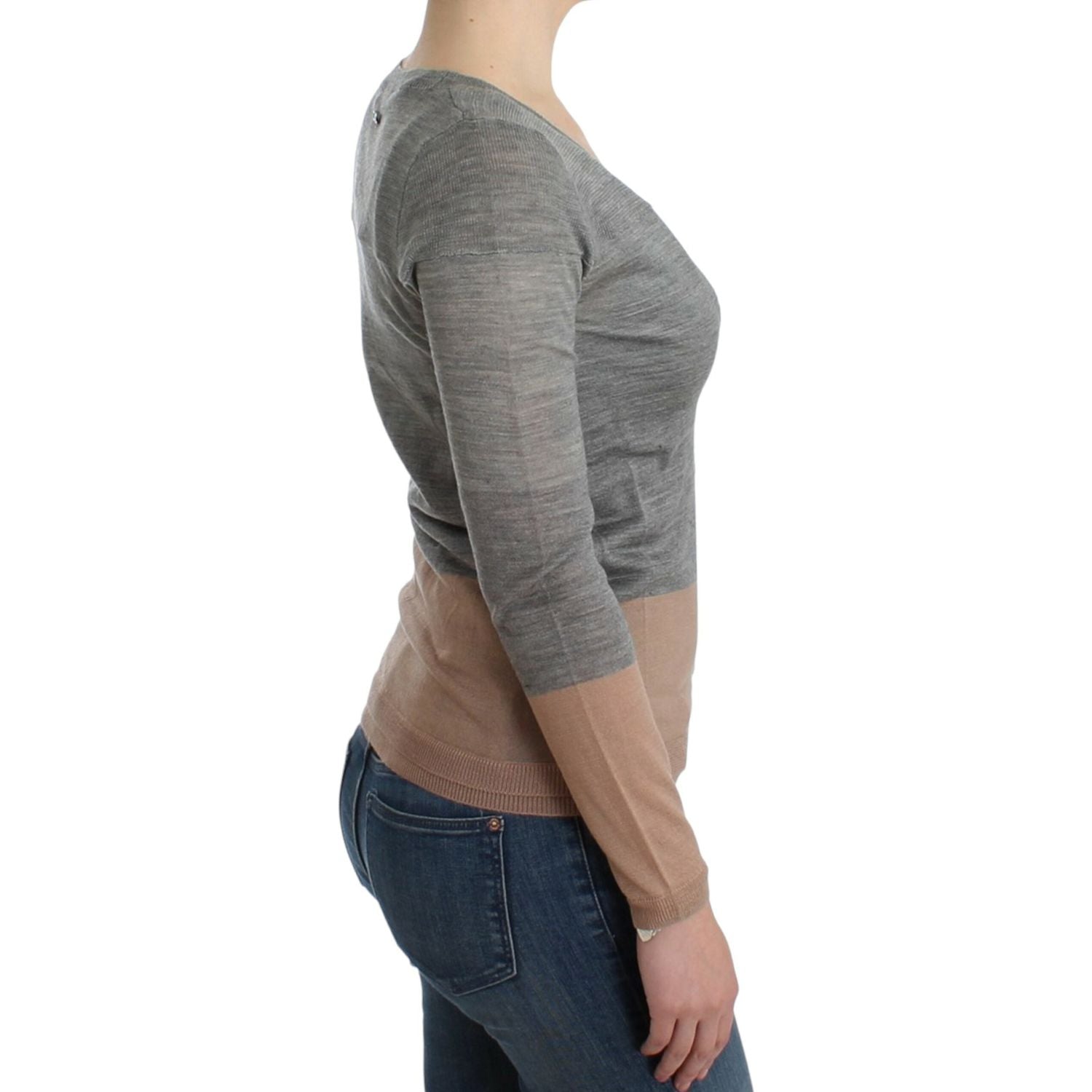 سترة صوفية أنيقة باللون الرمادي من الأكريليك والصوف من كوستيوم ناشيونال