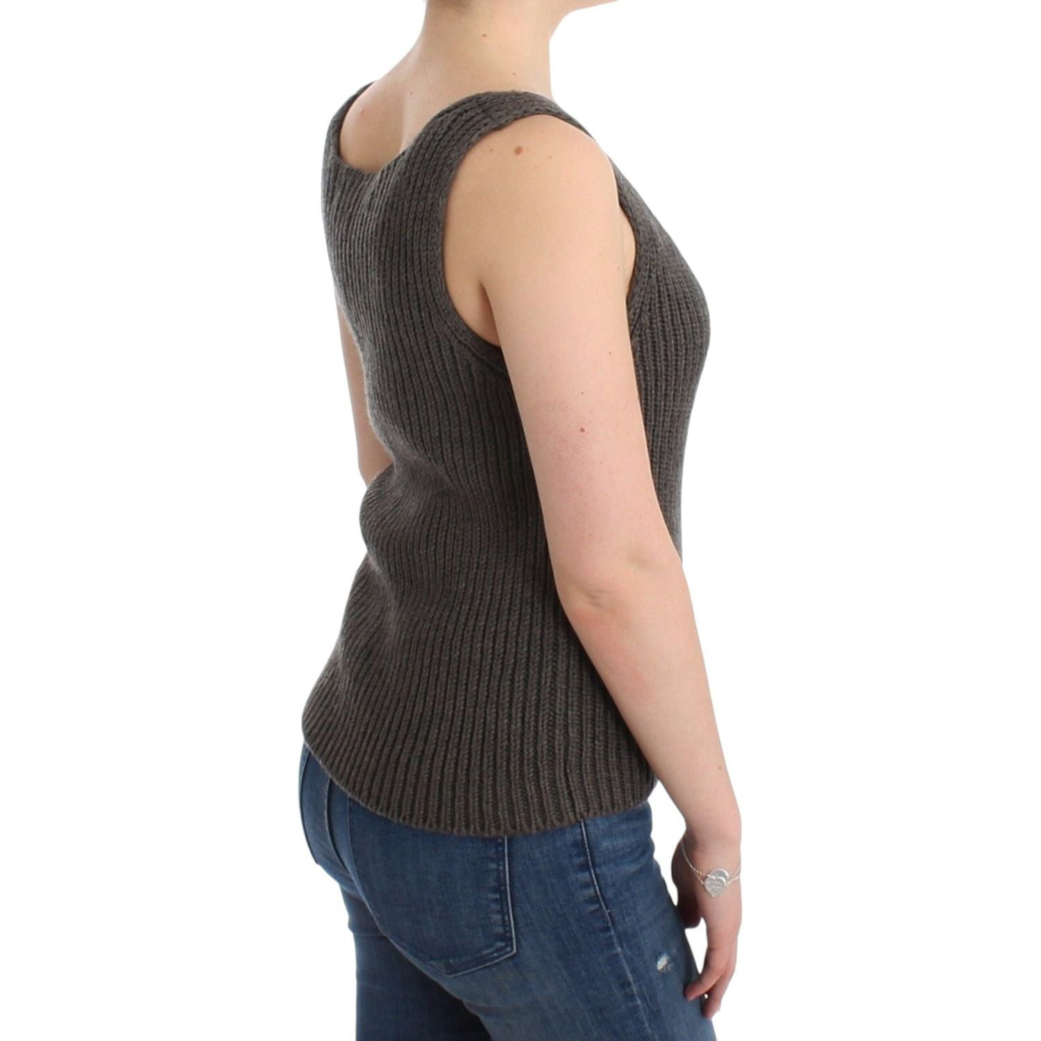 بلوزة من Ermanno Scervino أنيقة باللون الرمادي وياقة دائرية