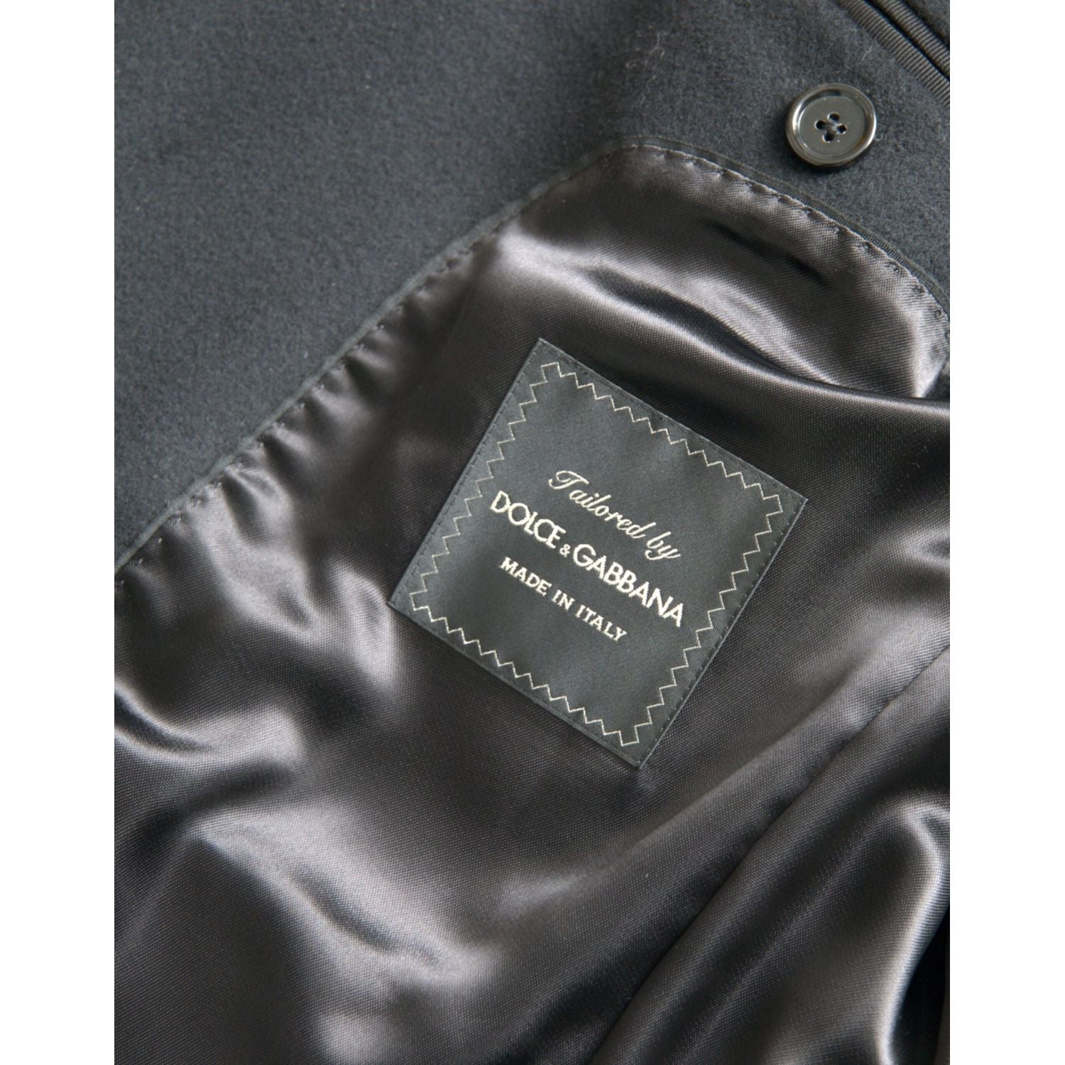 جاكيت ترنش أسود بصف أزرار واحد من دولتشي آند غابانا