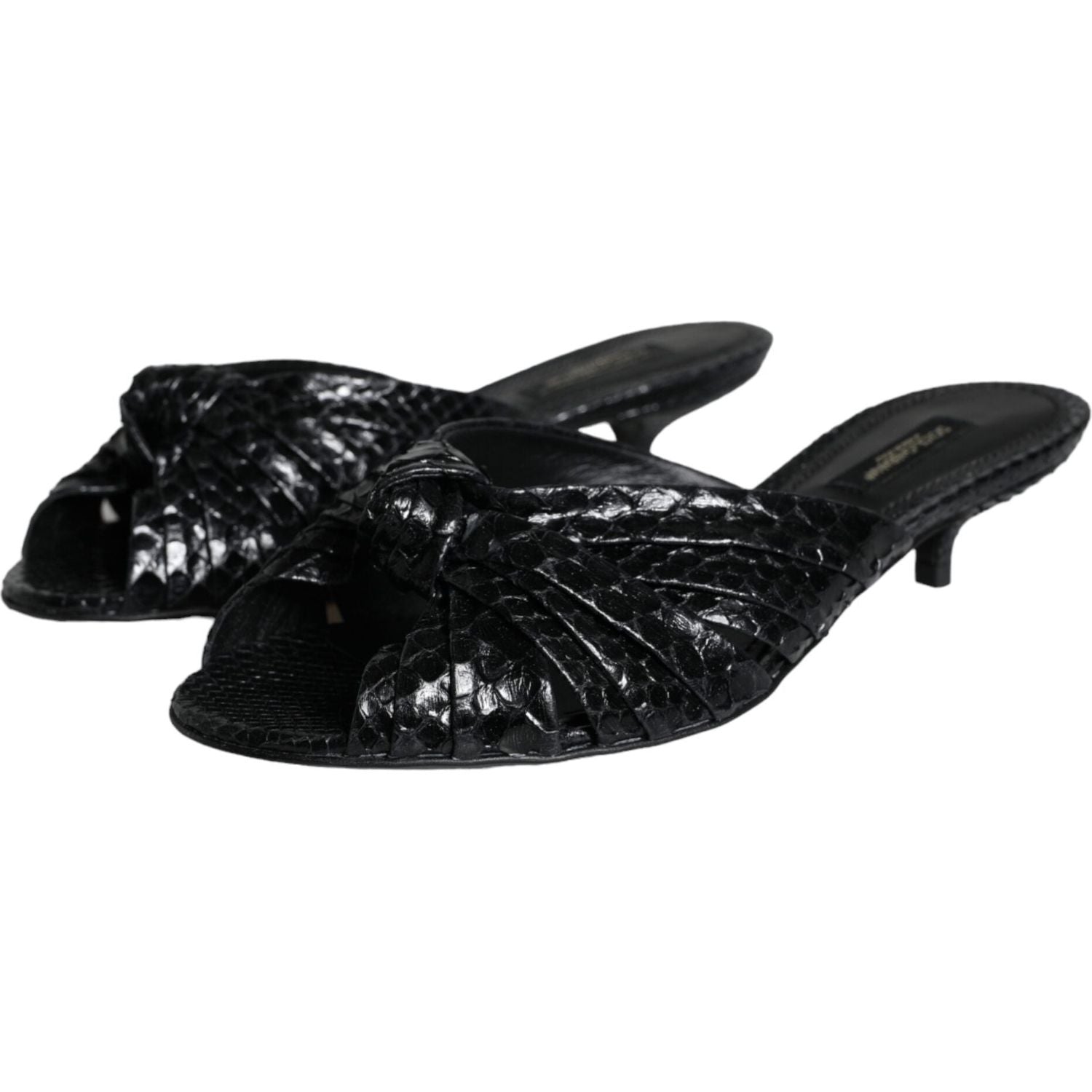 حذاء دولتشي آند غابانا بكعب عالٍ من الجلد الأسود