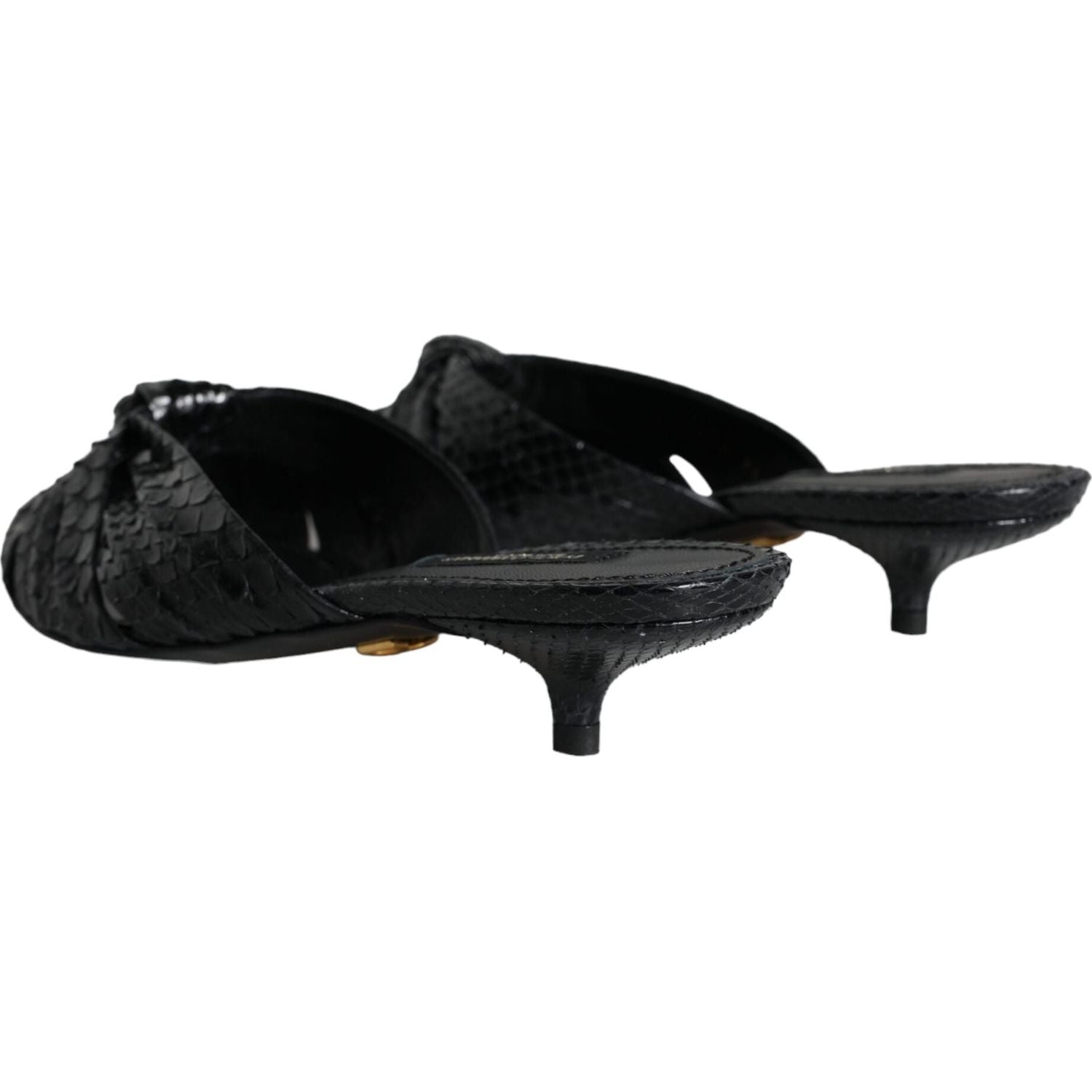 حذاء دولتشي آند غابانا بكعب عالٍ من الجلد الأسود