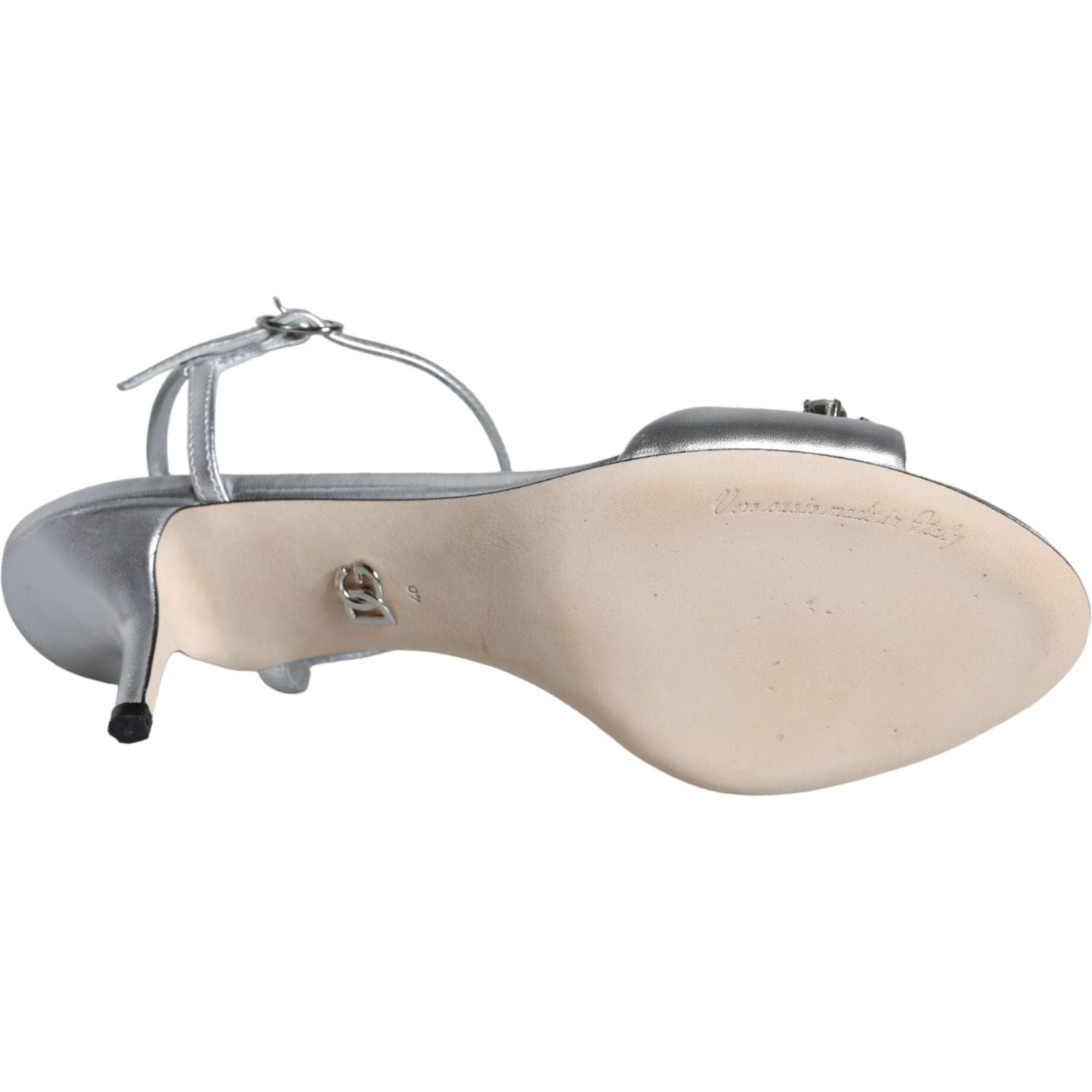 صندل كيرا من دولتشي آند غابانا بحزام الكاحل من الكريستال الفضي