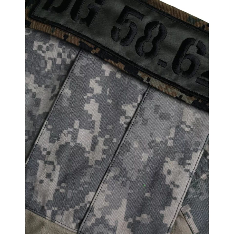 سترة من دولتشي آند غابانا باللون الأخضر مع رقبة دائرية ونقشة قلب