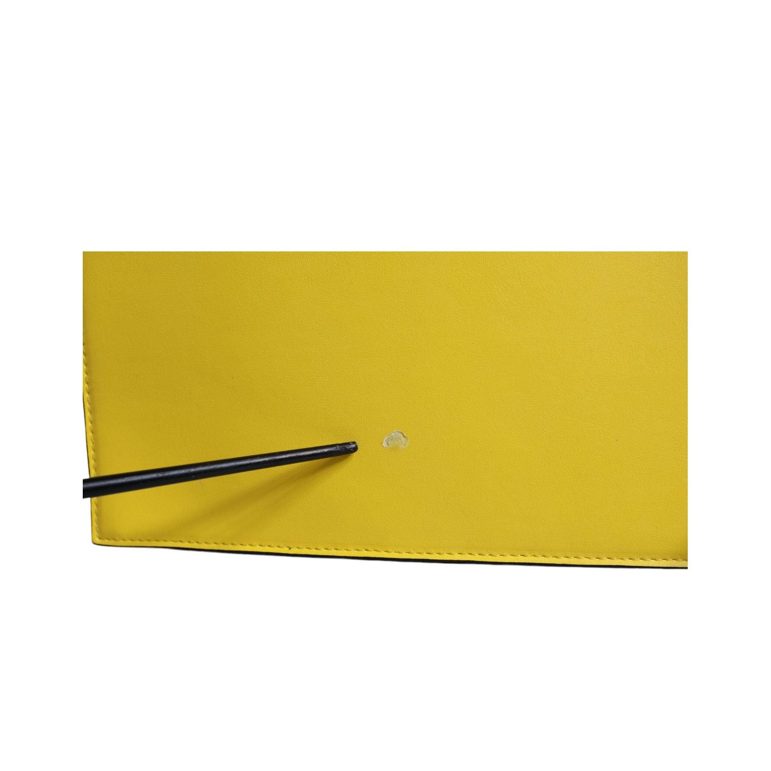 حقيبة كتف MSGM جلدية صفراء بشعار كروس بودي