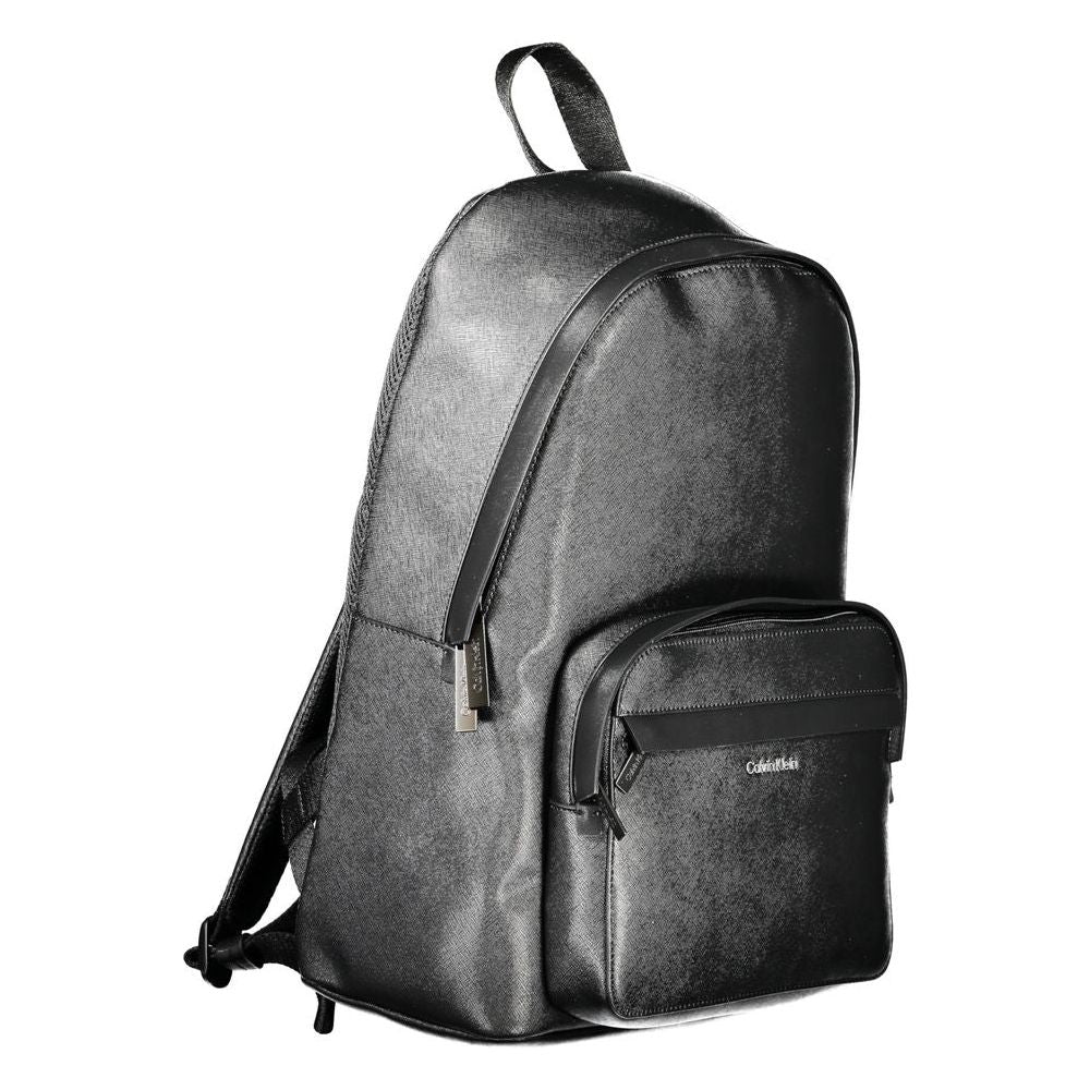 Front view with bag zipped and handles upright.