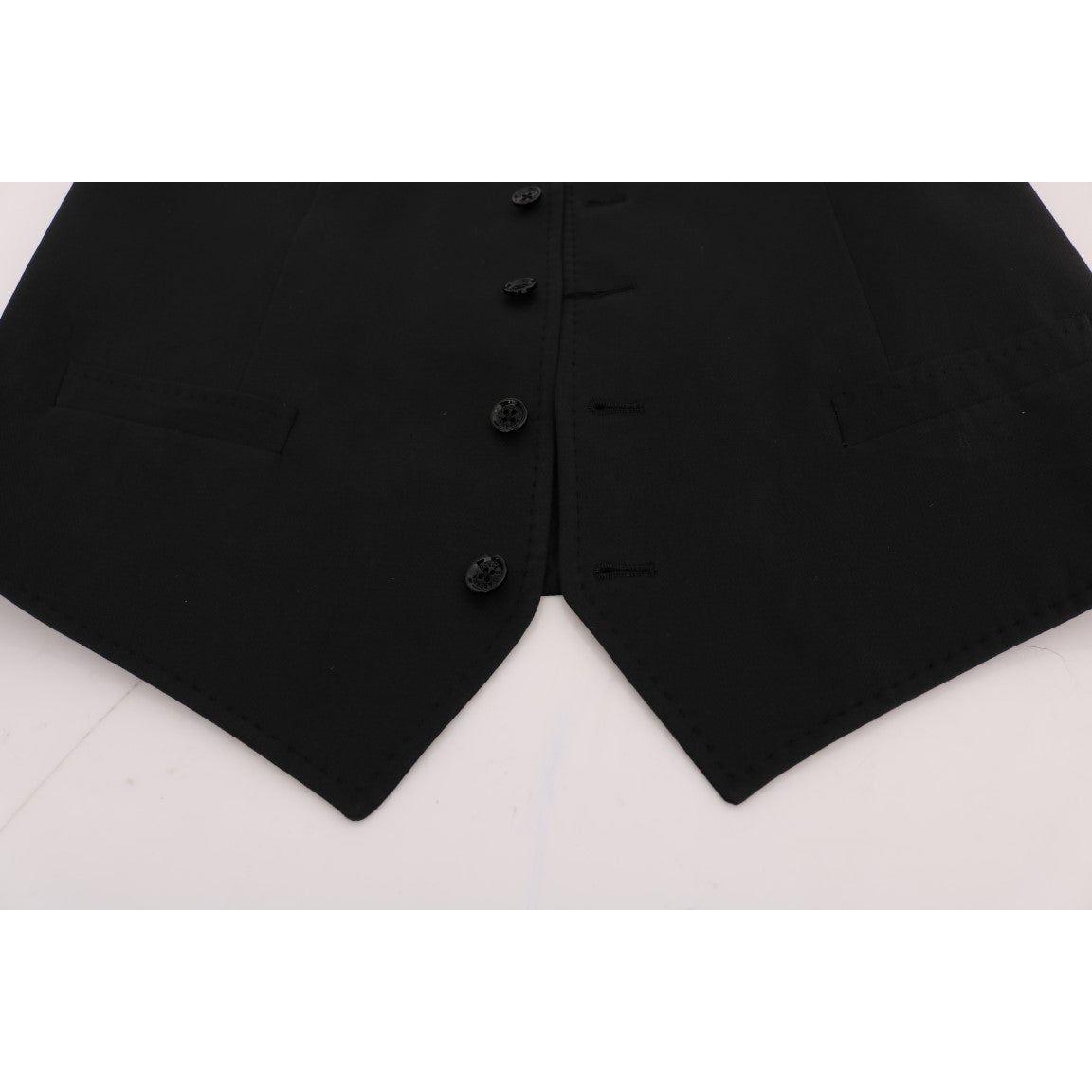 سترة سوداء أنيقة بصف واحد من الأزرار من دولتشي آند غابانا